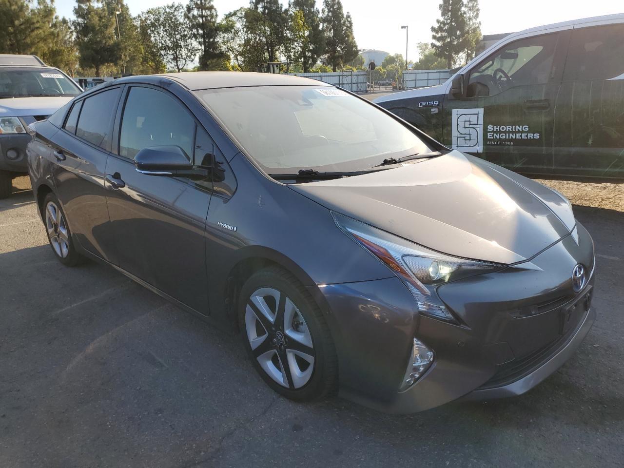 2017 Toyota Prius - Image 4