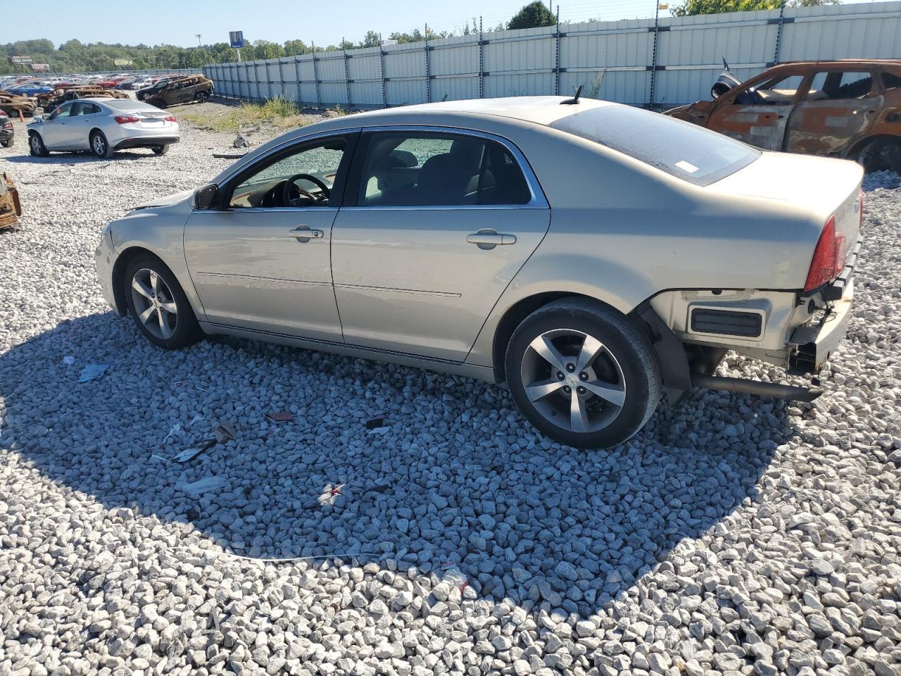 2011 Chevrolet Malibu 1Lt - Image 2