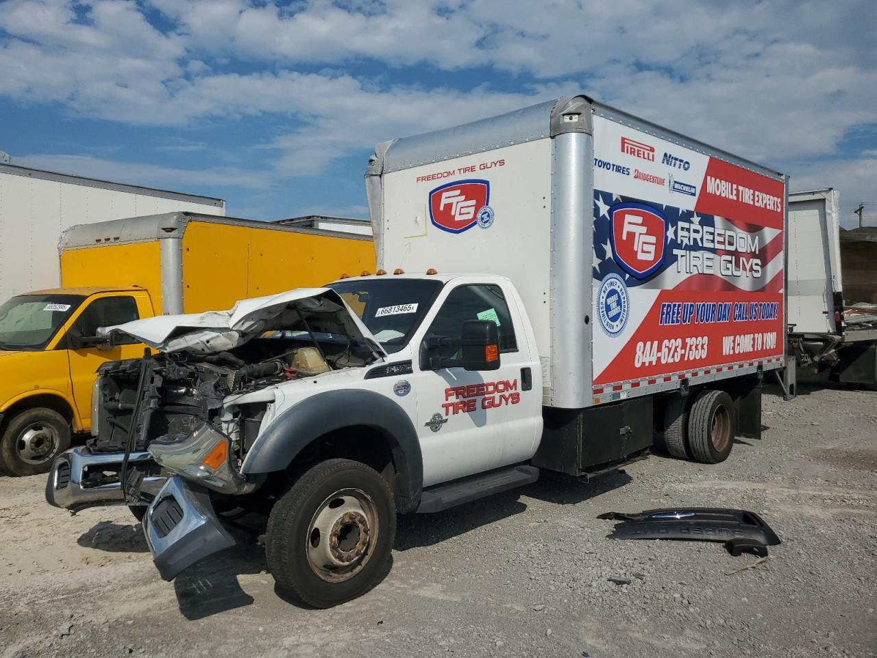 2016 Ford F550 Super Duty Box Truck - Фото 2