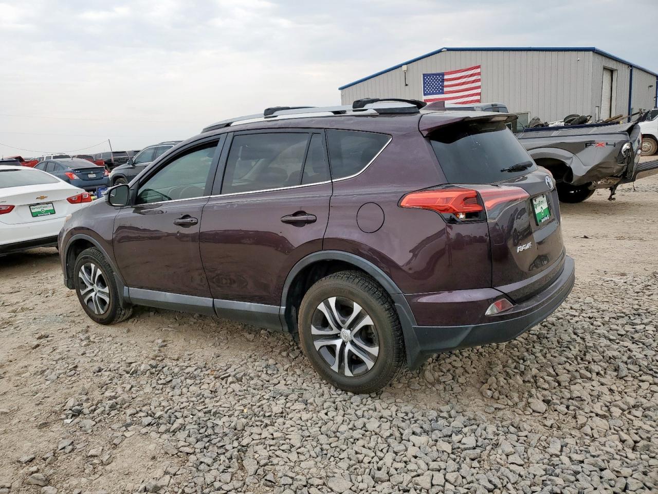 2017 Toyota Rav4 Le - Фото 2