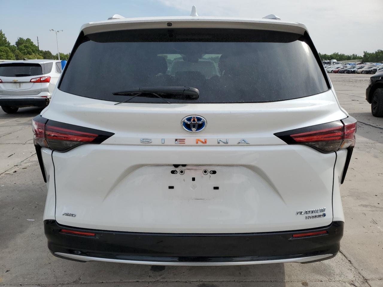 2023 Toyota Sienna Limited - Image 6