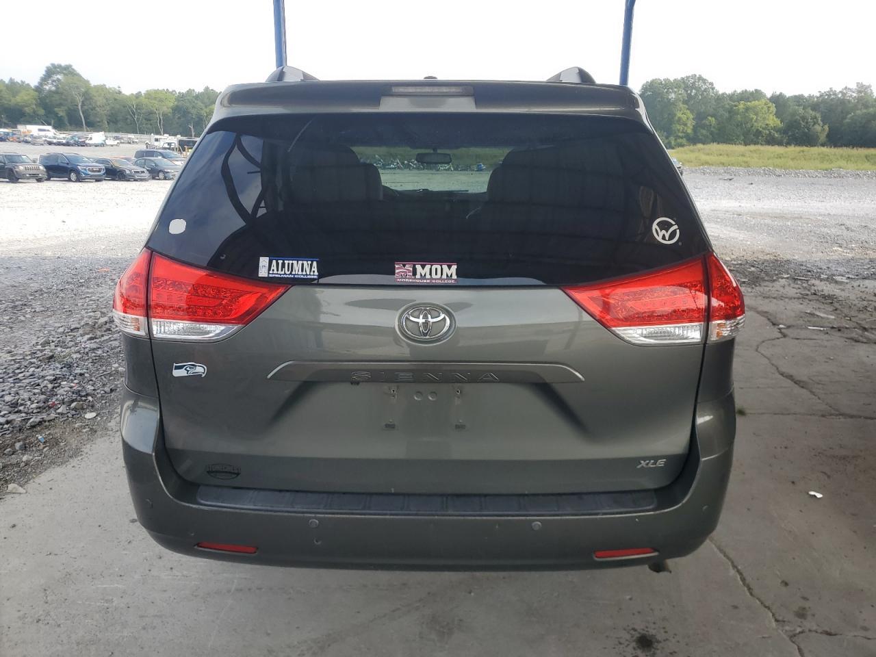 2011 Toyota Sienna Xle - Фото 6