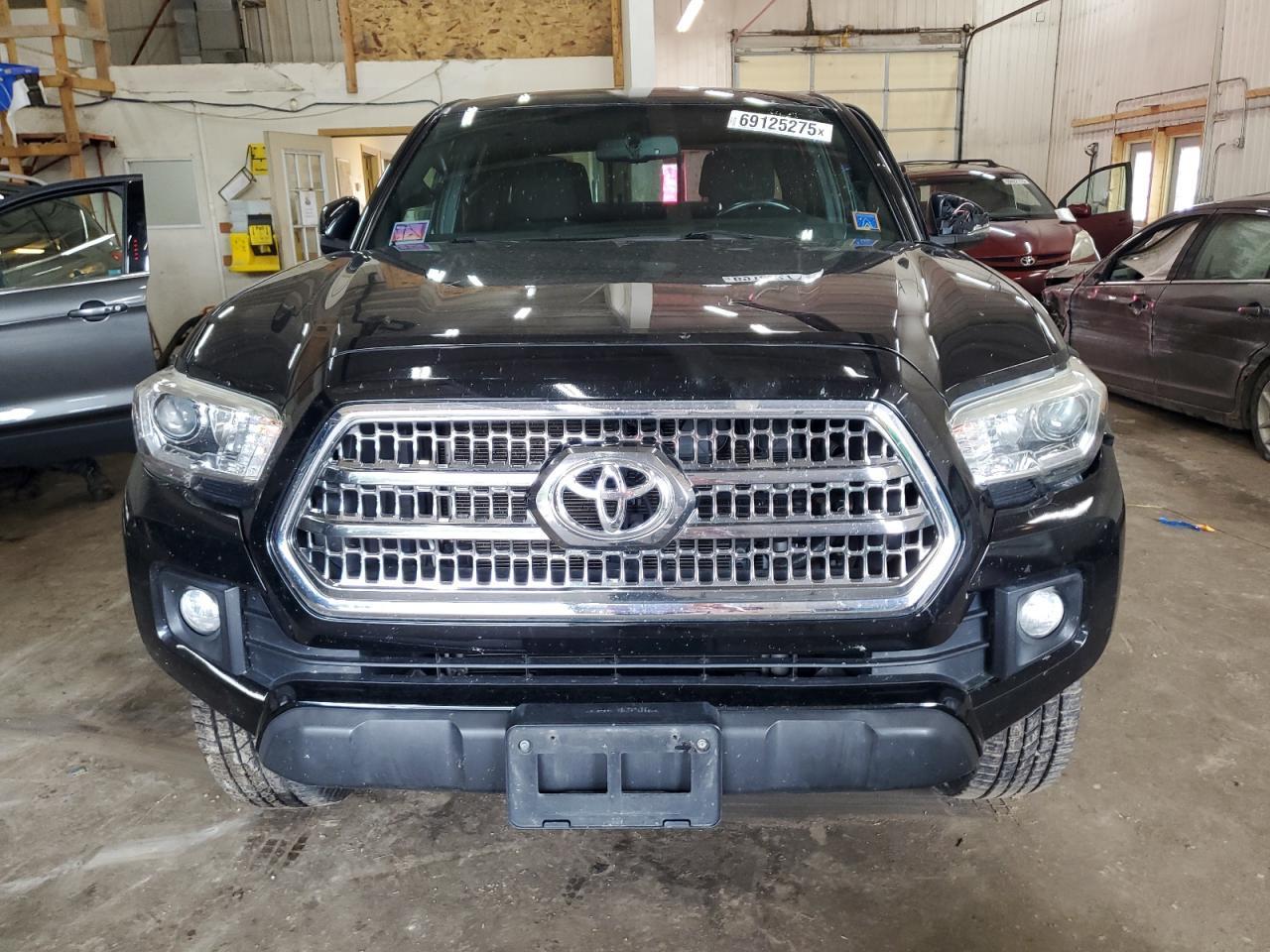 2017 Toyota Tacoma Double Cab - Фото 5