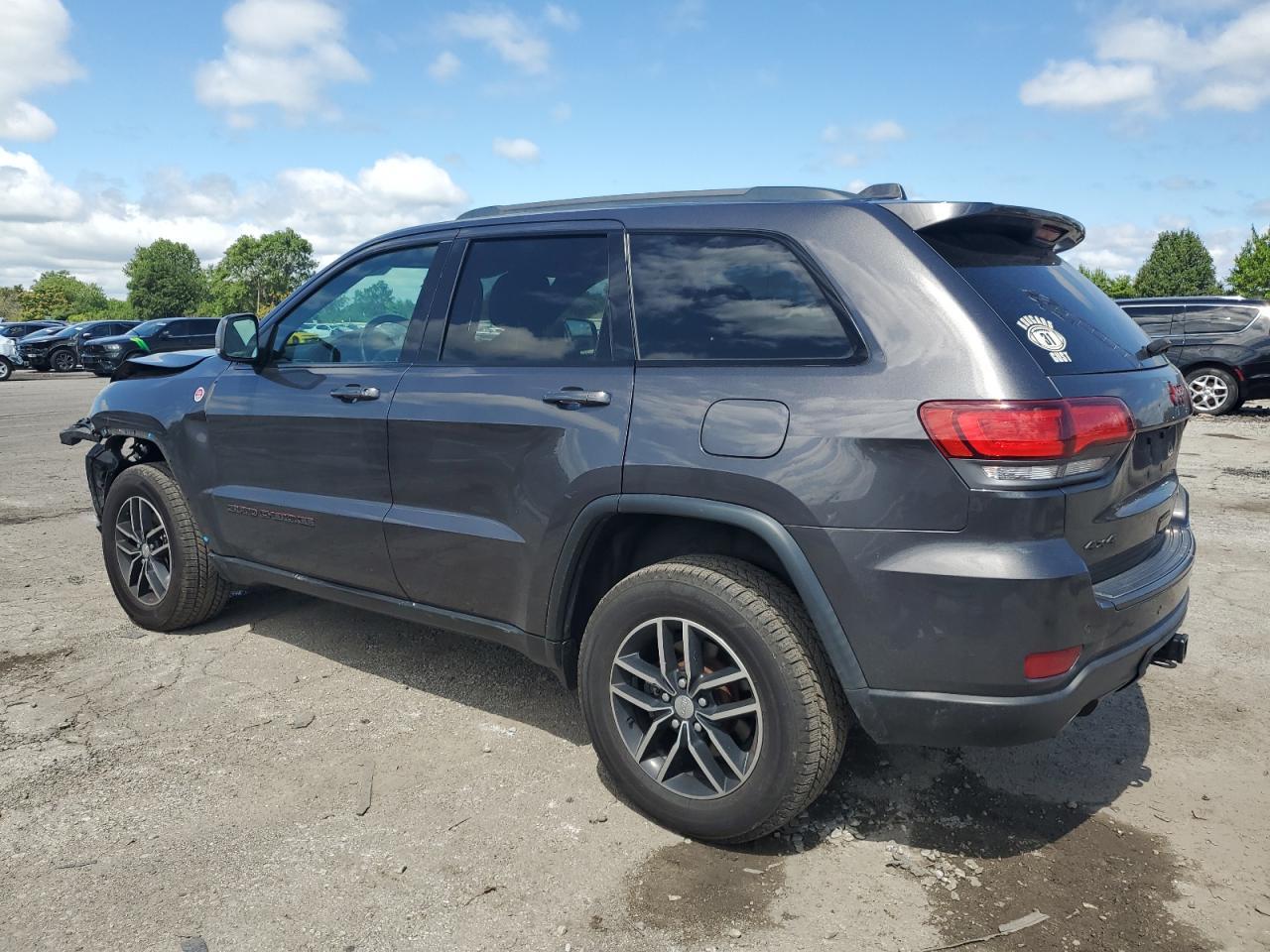 2017 Jeep Grand Cherokee Trailhawk - Image 2