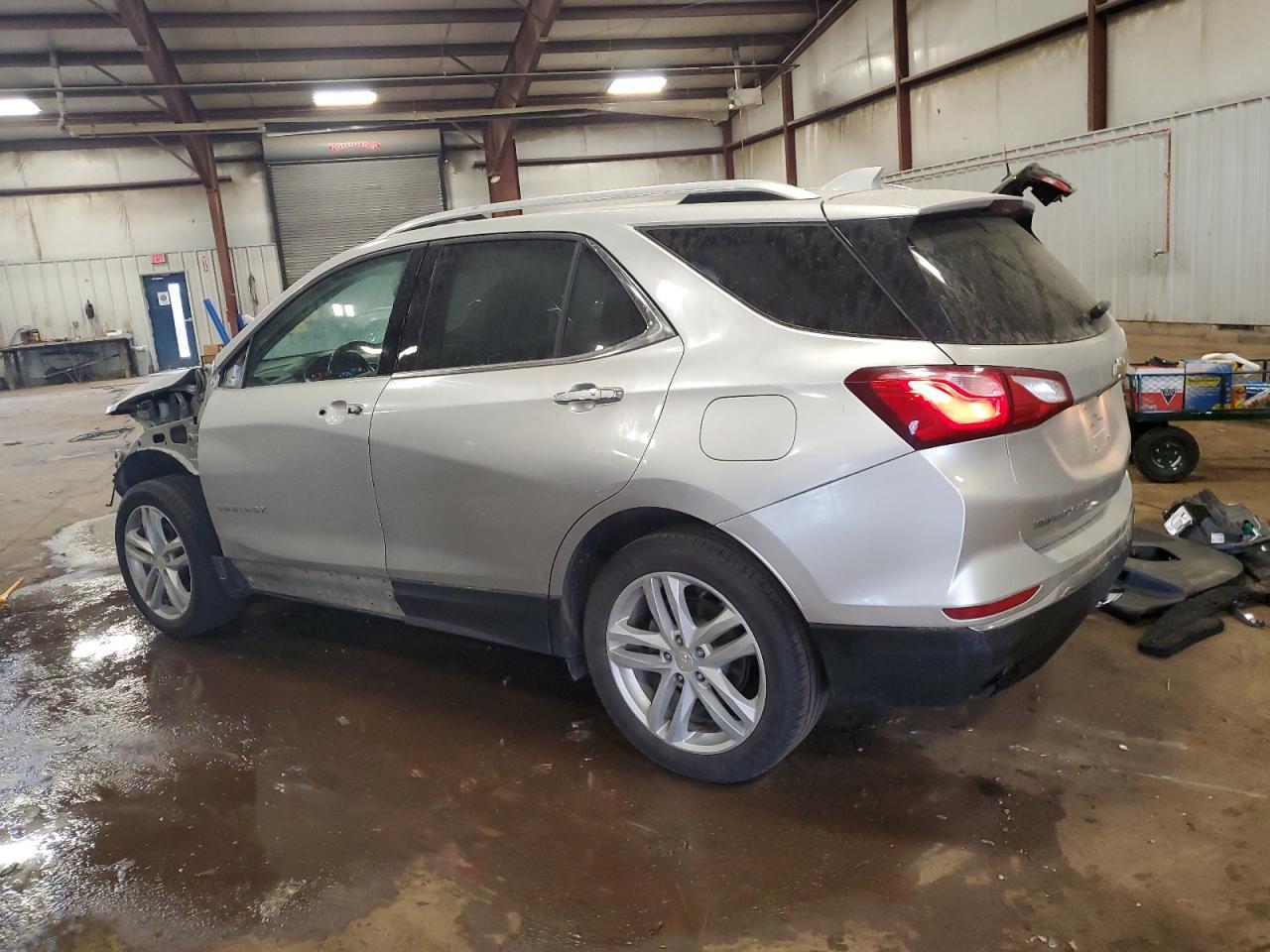2019 Chevrolet Equinox Premier - Image 2