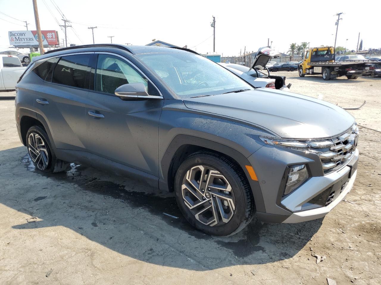 2025 Hyundai Tucson Limited - Image 4