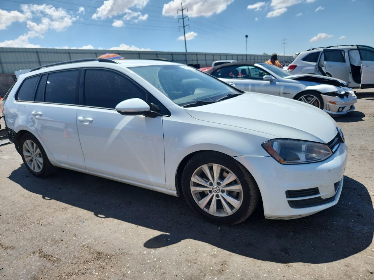 2017 Volkswagen Golf Sportwagen S - Image 4