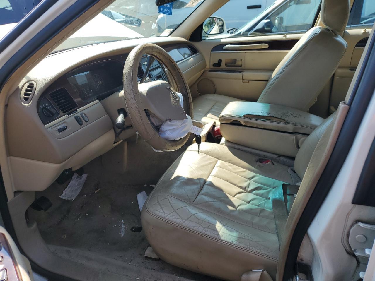 2006 Lincoln Town Car Signature - Фото 7