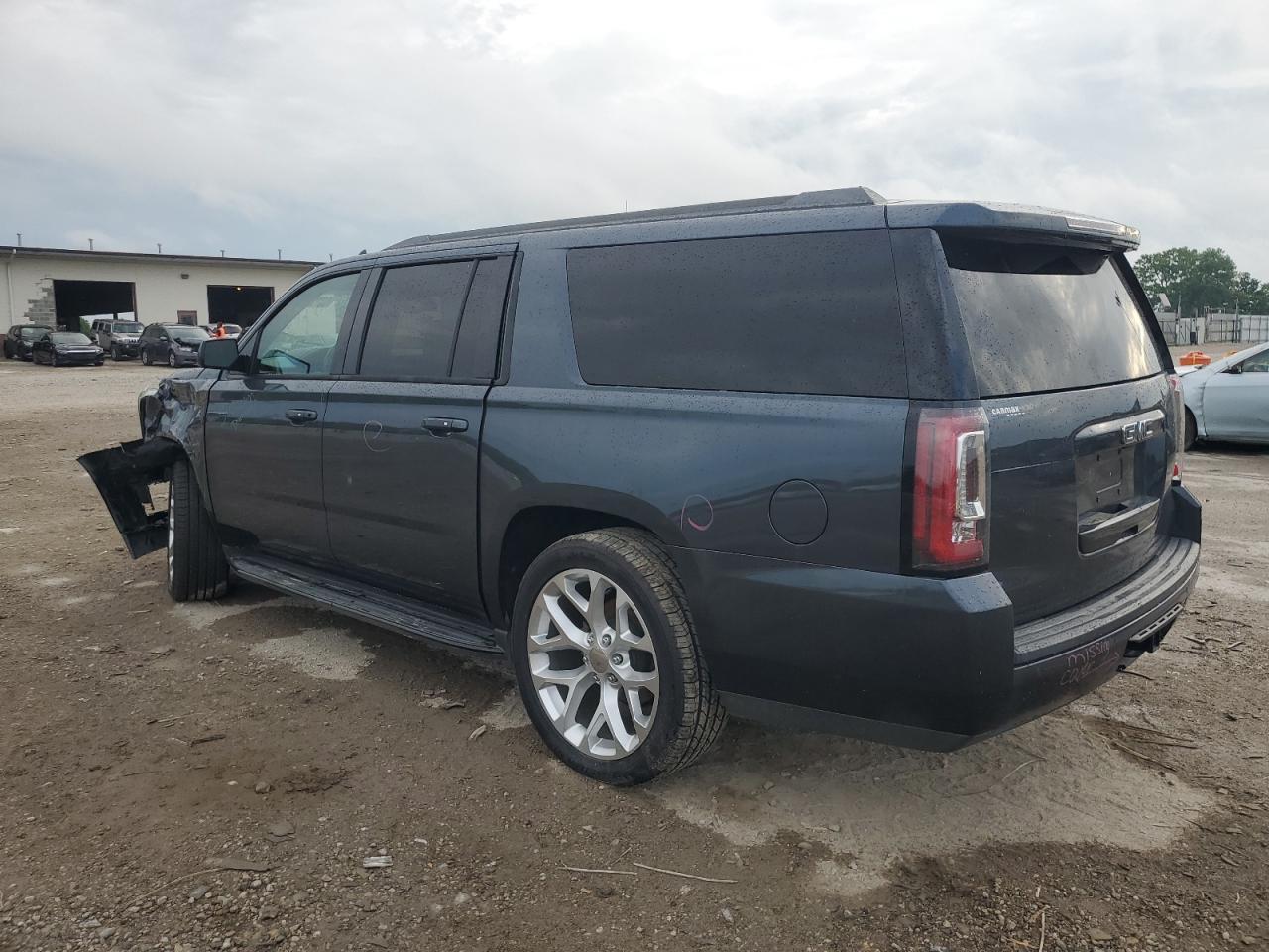 2019 GMC Yukon Xl C1500 Slt - Фото 2