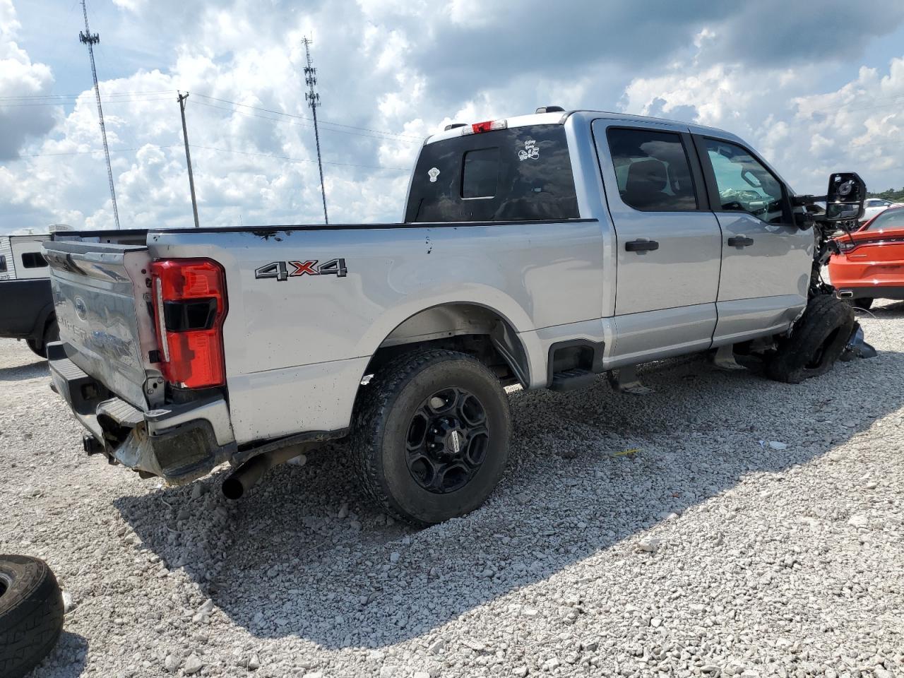 2023 Ford F250 Super Duty - Image 3