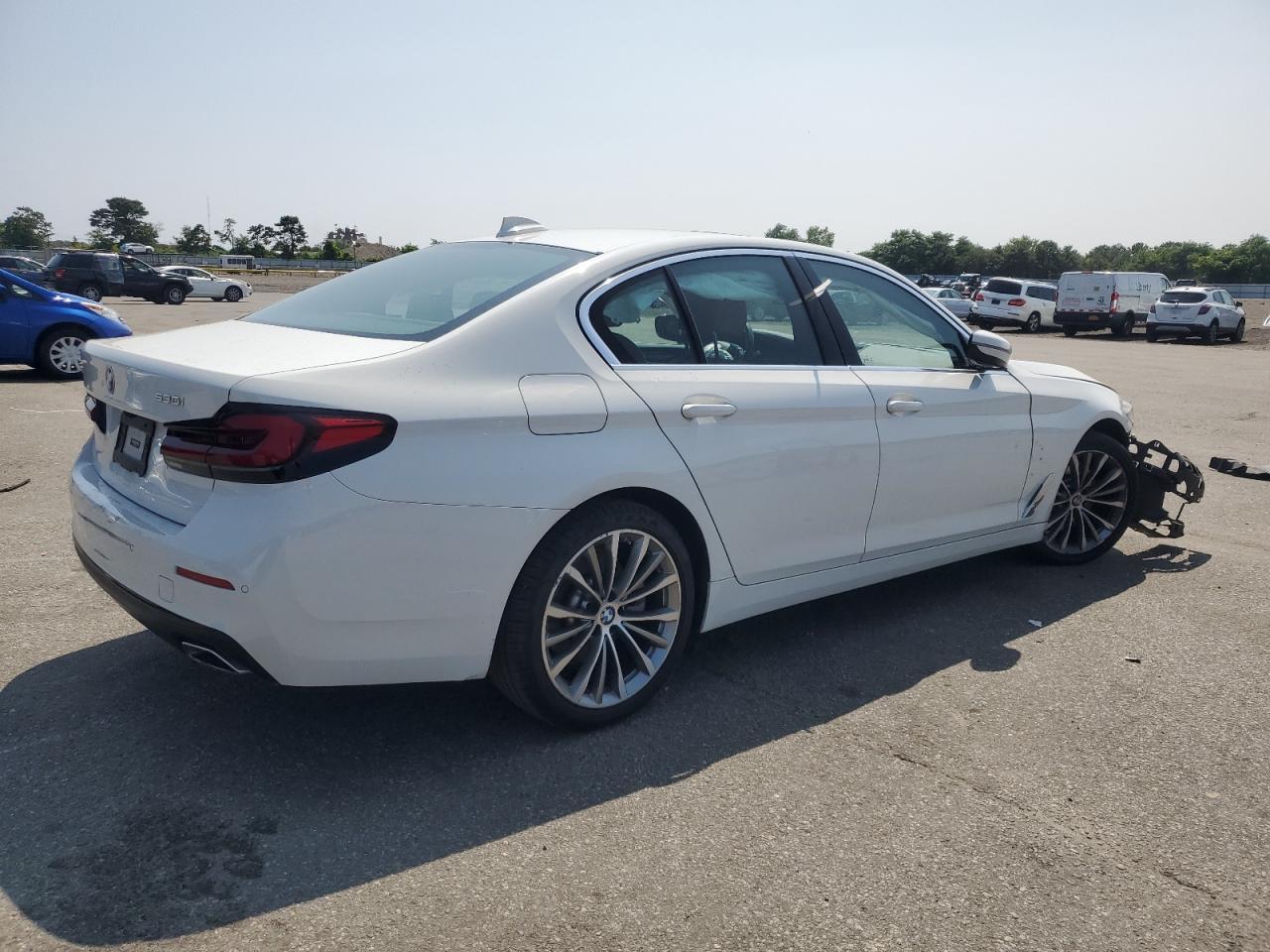 2023 BMW 530 Xi - Image 3