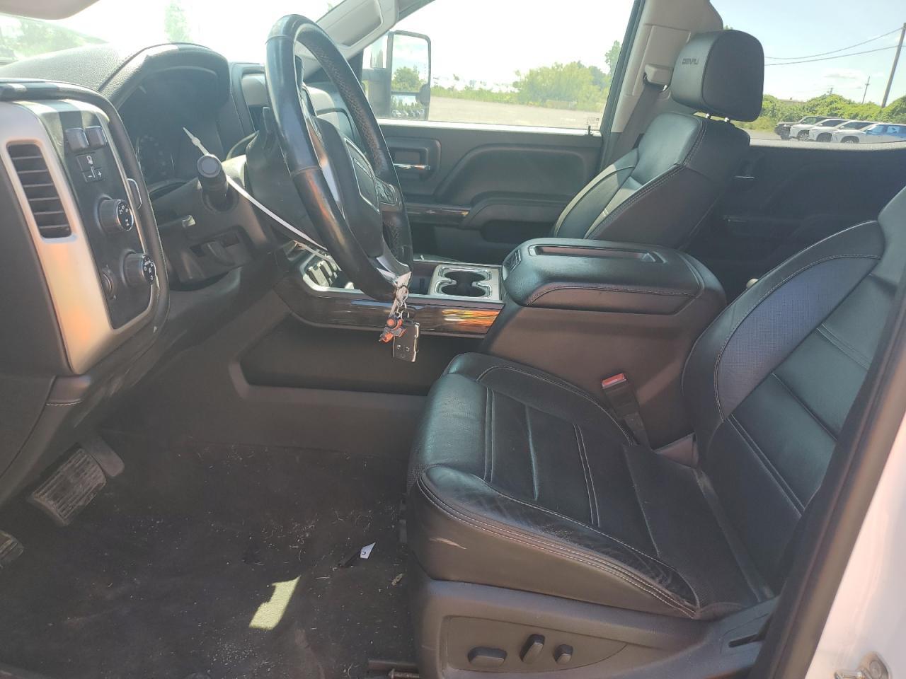 2015 GMC Sierra K2500 Denali - Image 7