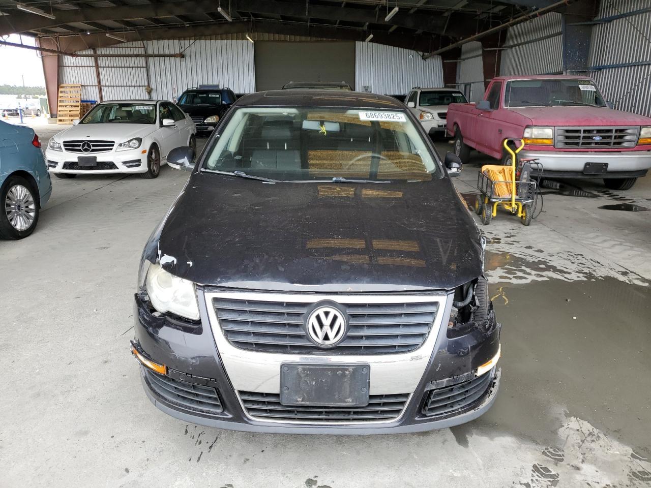 2006 Volkswagen Passat 2.0T - Фото 5