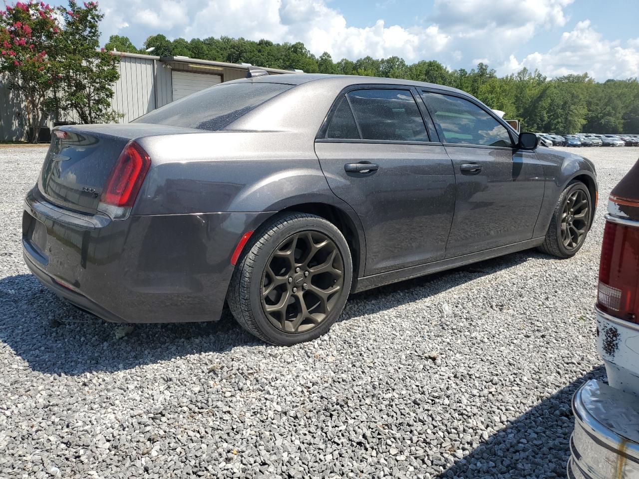 2016 Chrysler 300 S - Image 3