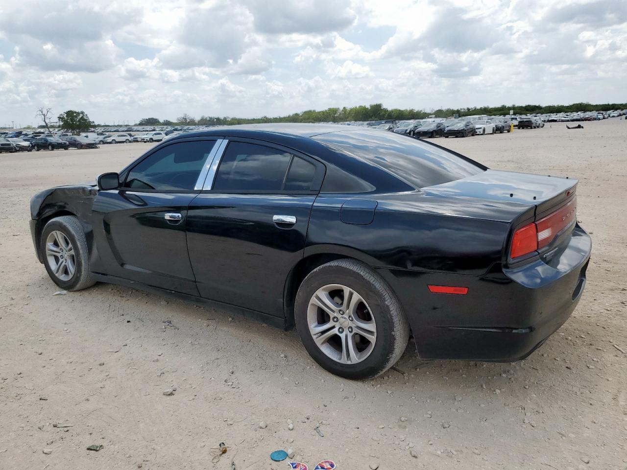 2014 Dodge Charger Se - Image 2