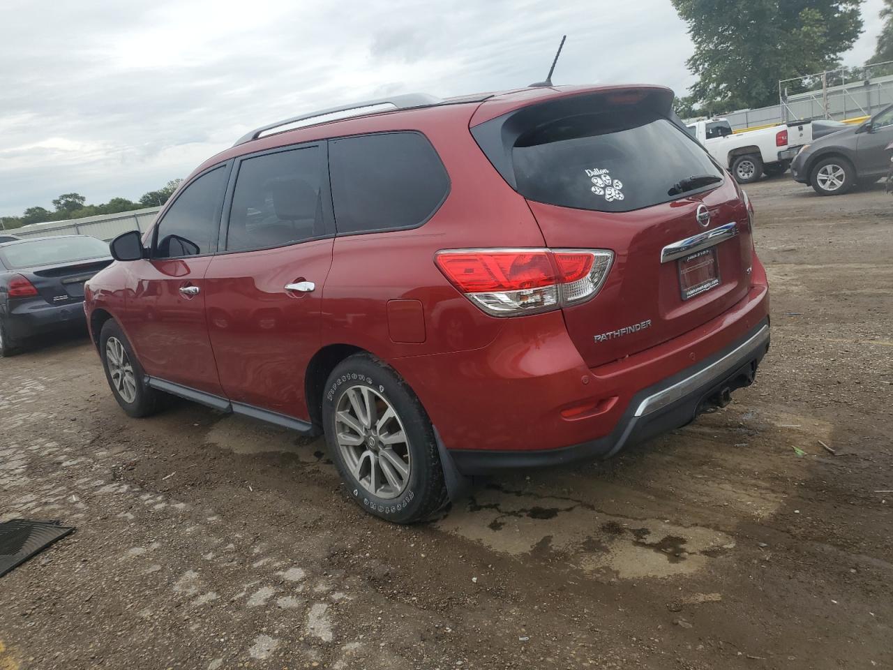 2014 Nissan Pathfinder S - Image 2