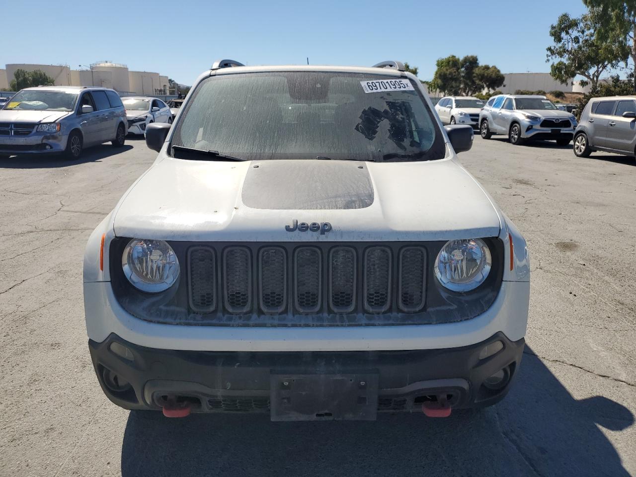 2017 Jeep Renegade Trailhawk - Image 5