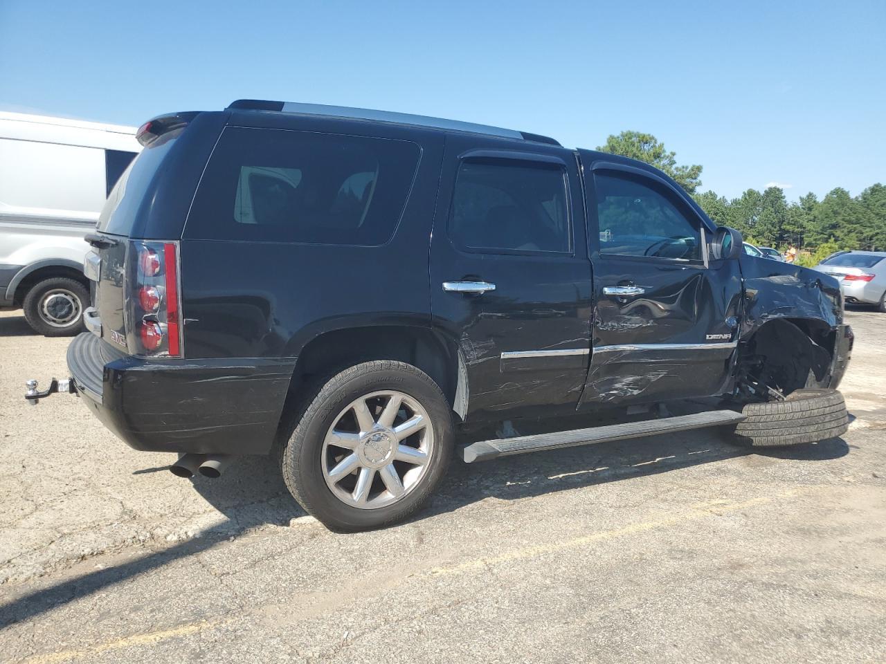 2010 GMC Yukon Denali - Фото 3