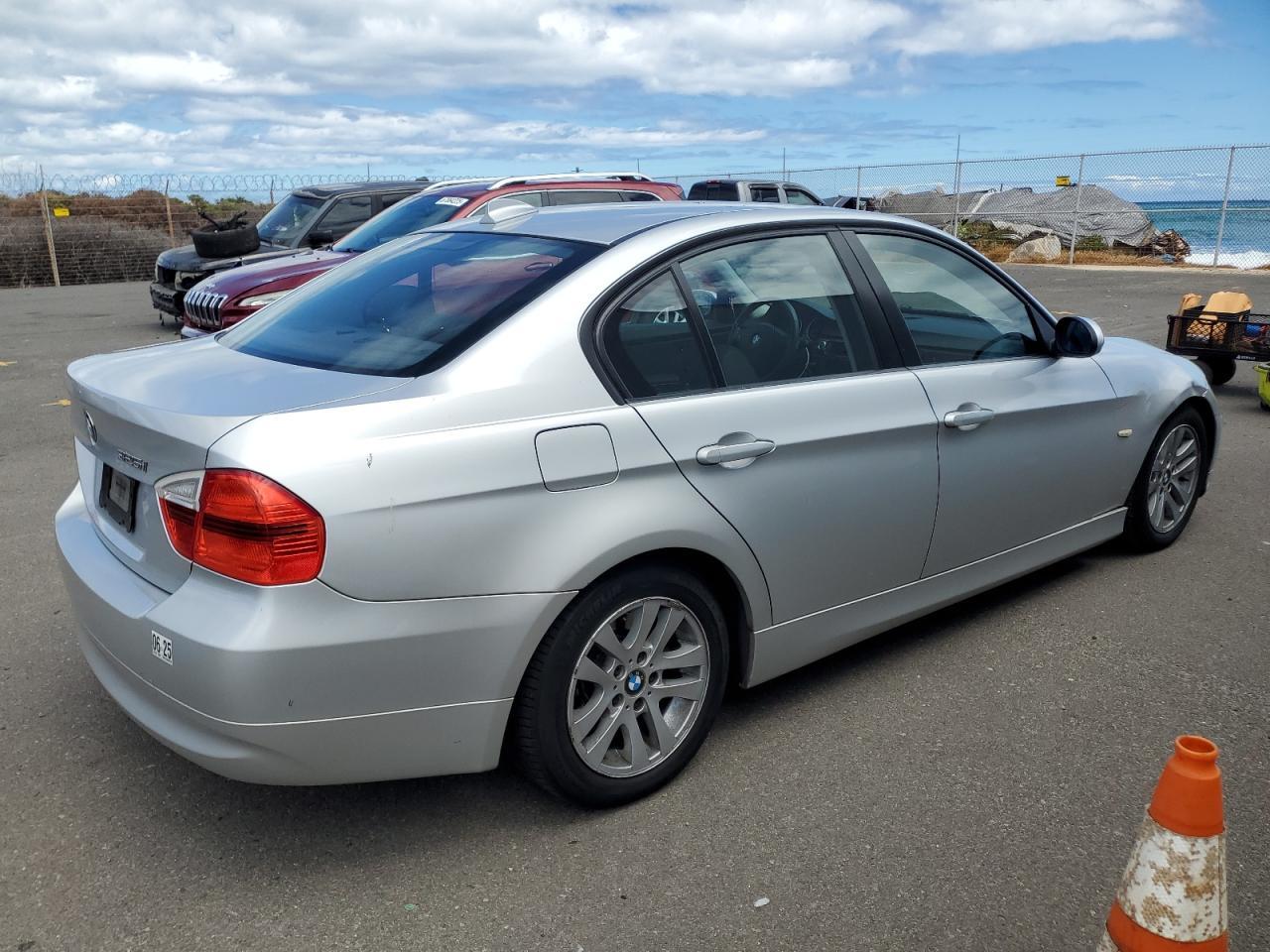 2006 BMW 325 I - Image 3