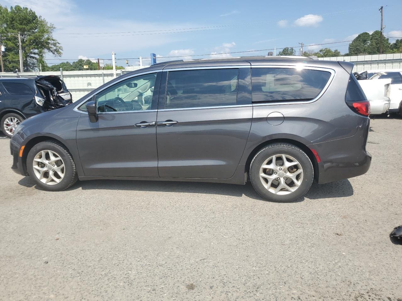 2018 Chrysler Pacifica Touring Plus - Image 2
