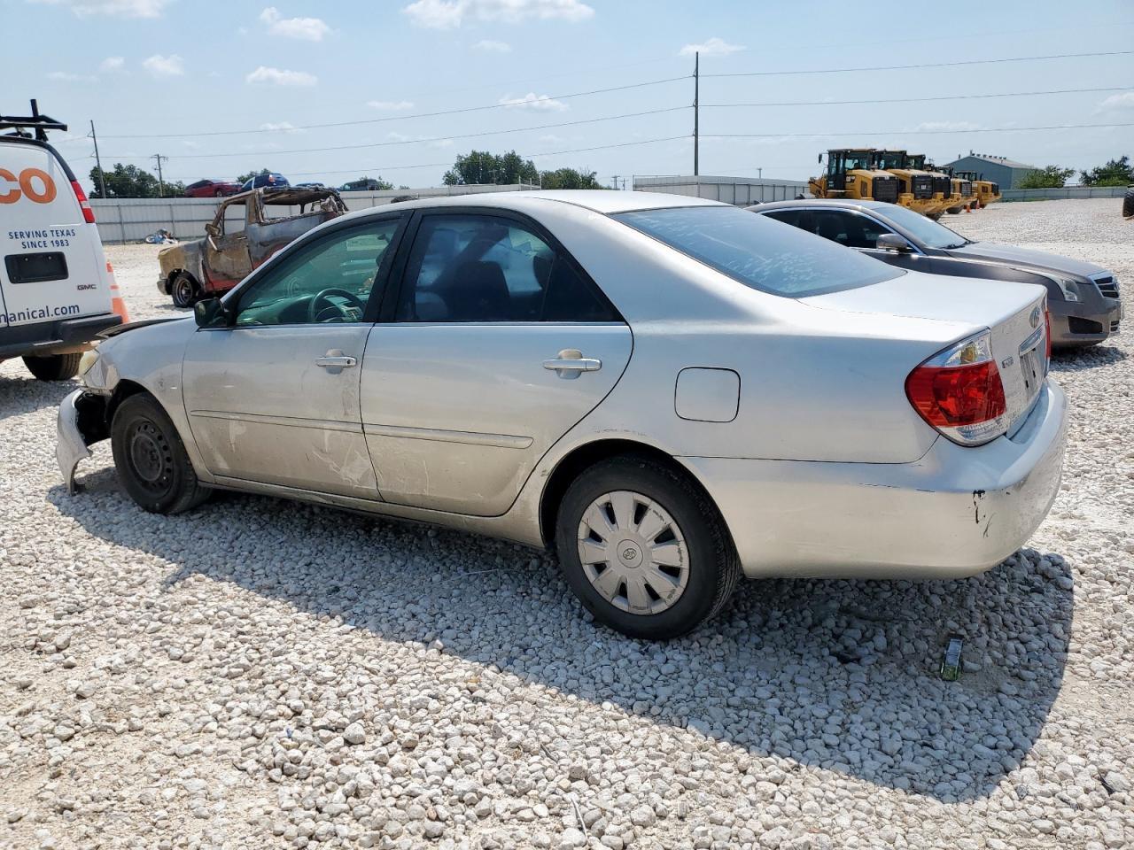 2005 Toyota Camry Le - Image 2
