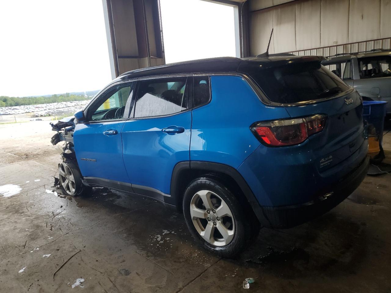 2018 Jeep Compass Latitude - Image 2