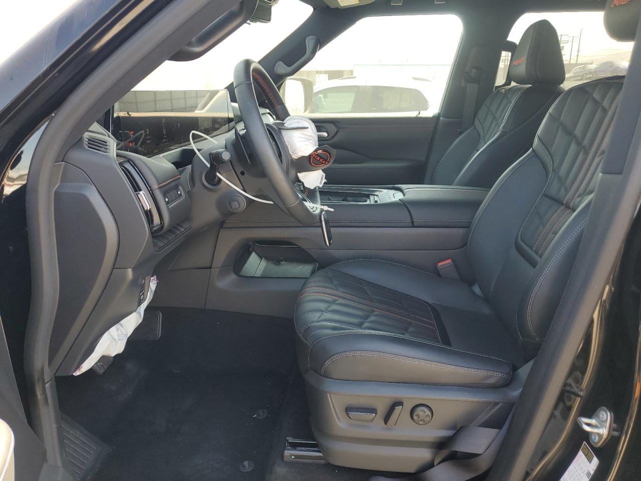 2025 Nissan Armada Pro-4X - Фото 7