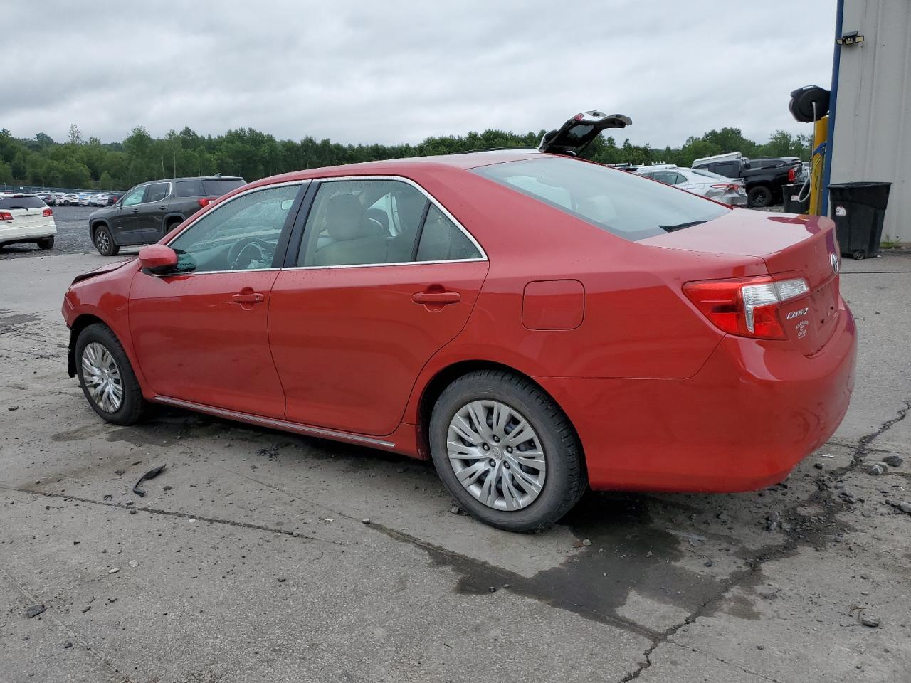 2013 Toyota Camry L - Фото 2