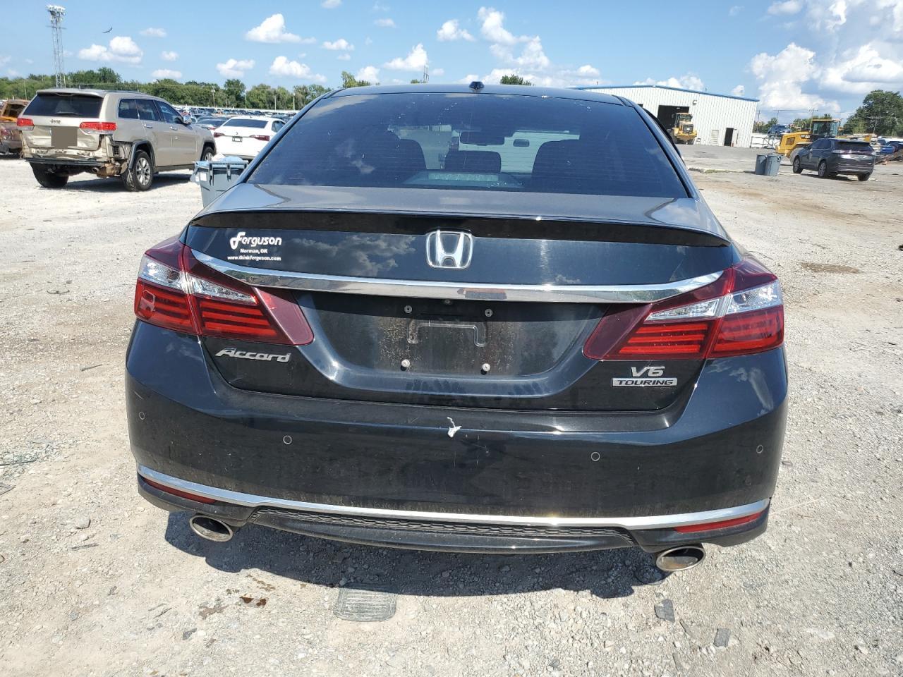 2017 Honda Accord Touring - Image 6
