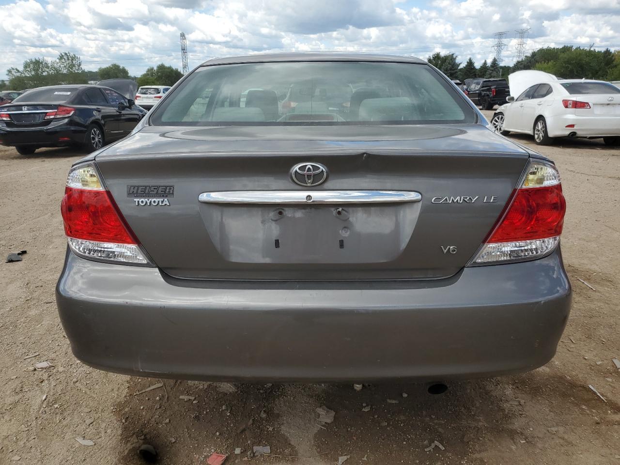 2005 Toyota Camry Le - Image 6