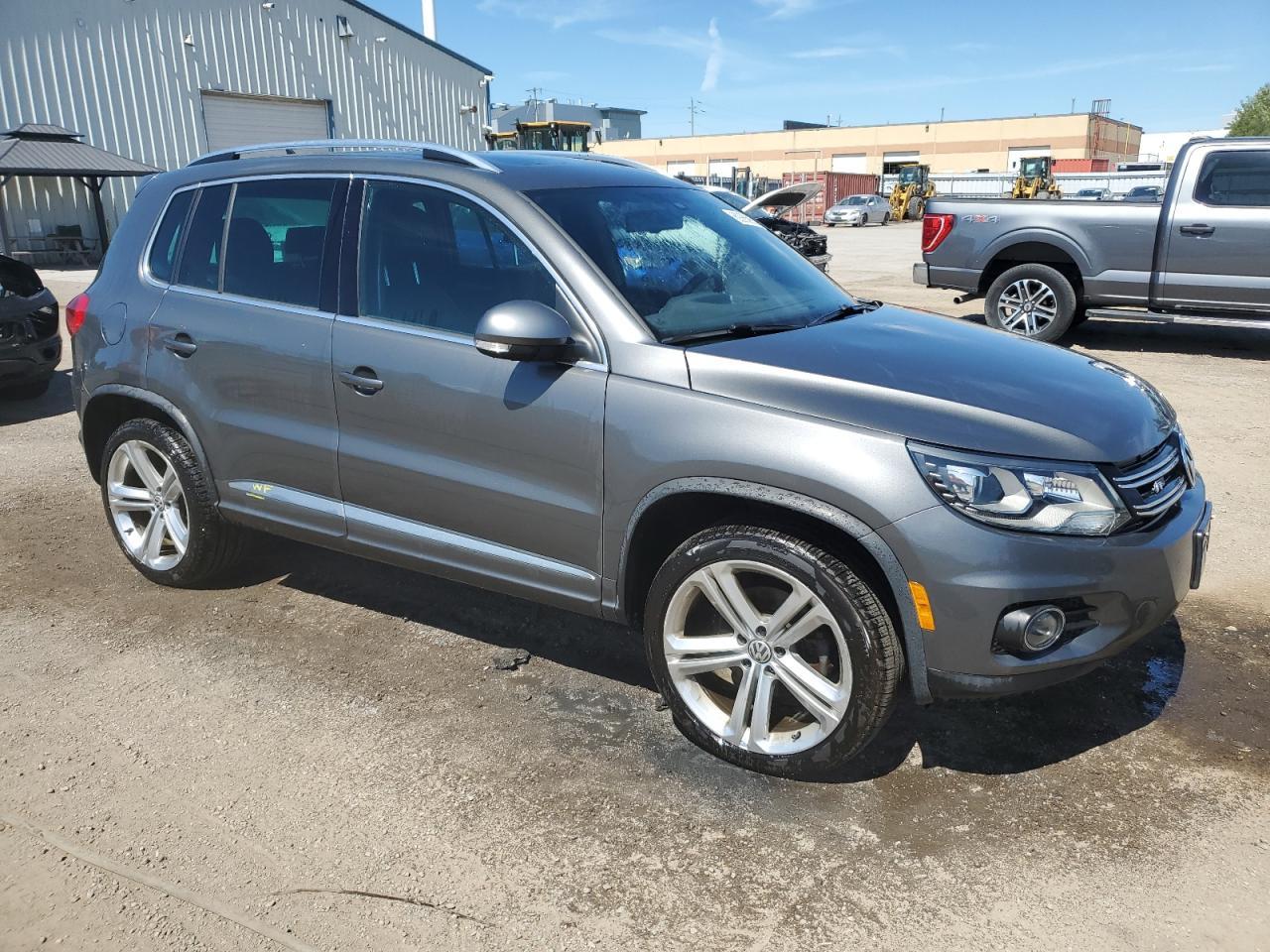 2013 Volkswagen Tiguan S - Image 4
