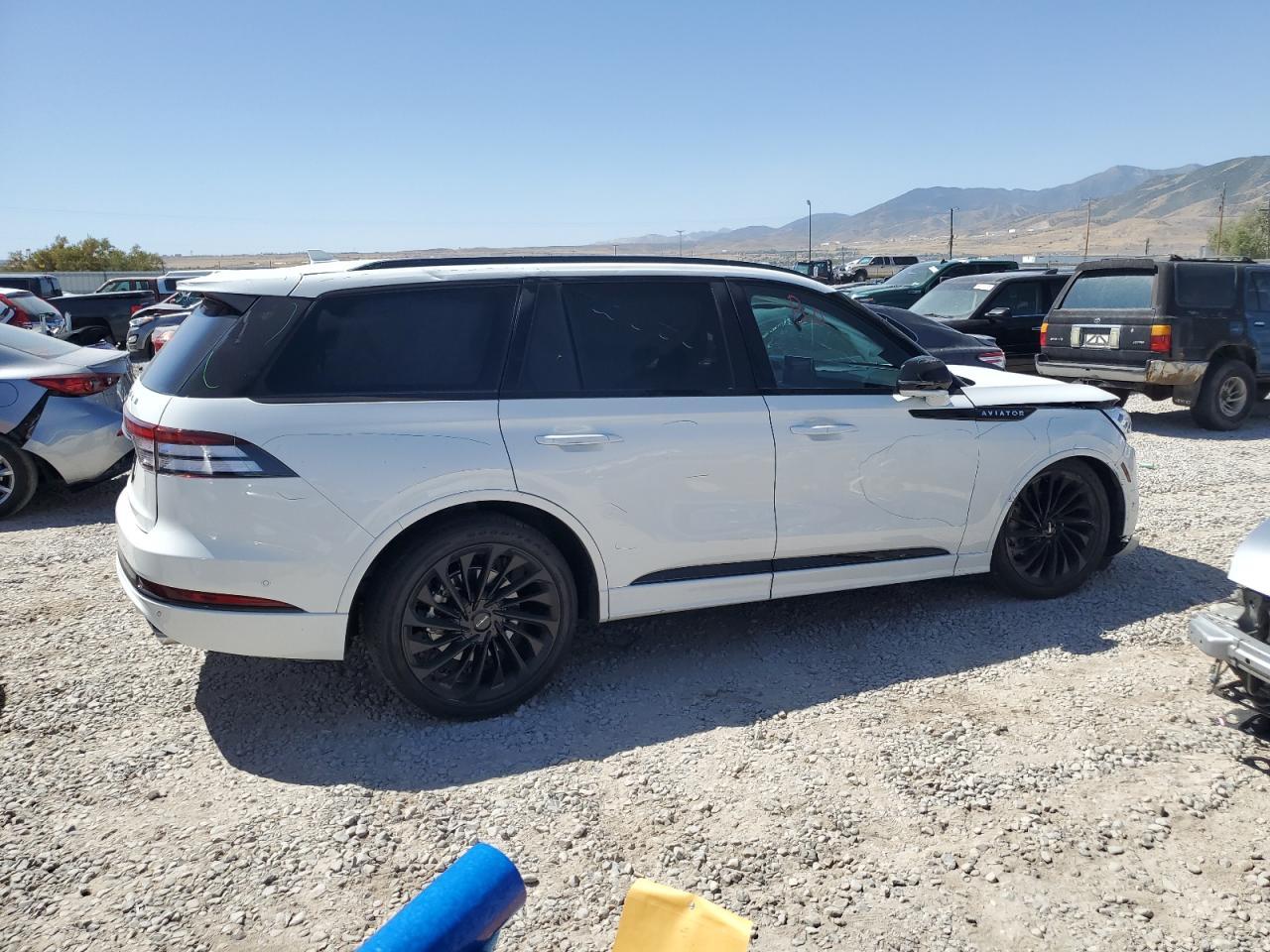 2023 Lincoln Aviator Reserve - Image 3