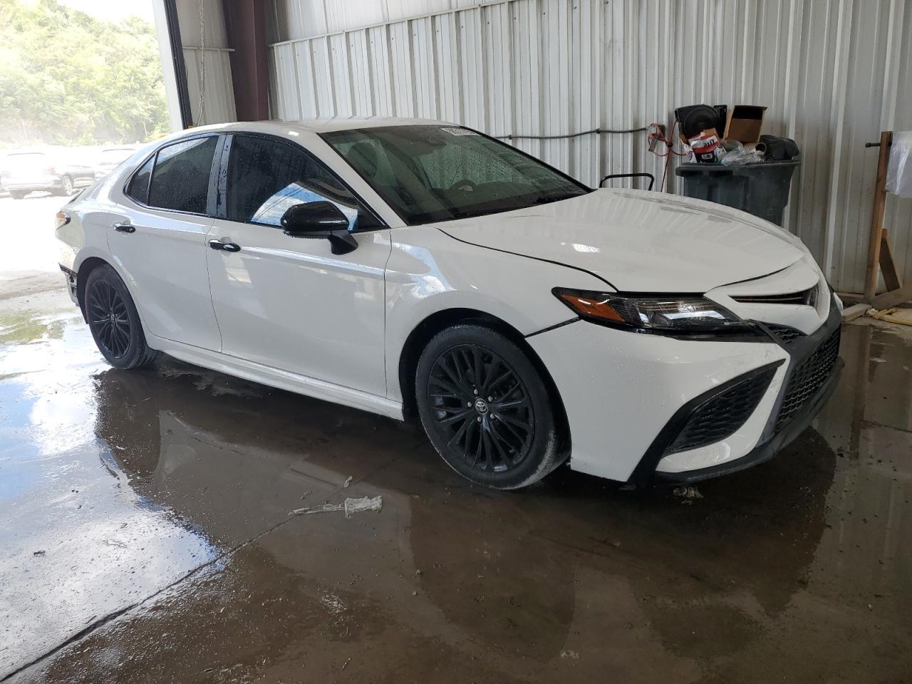 2021 Toyota Camry Se - Фото 4