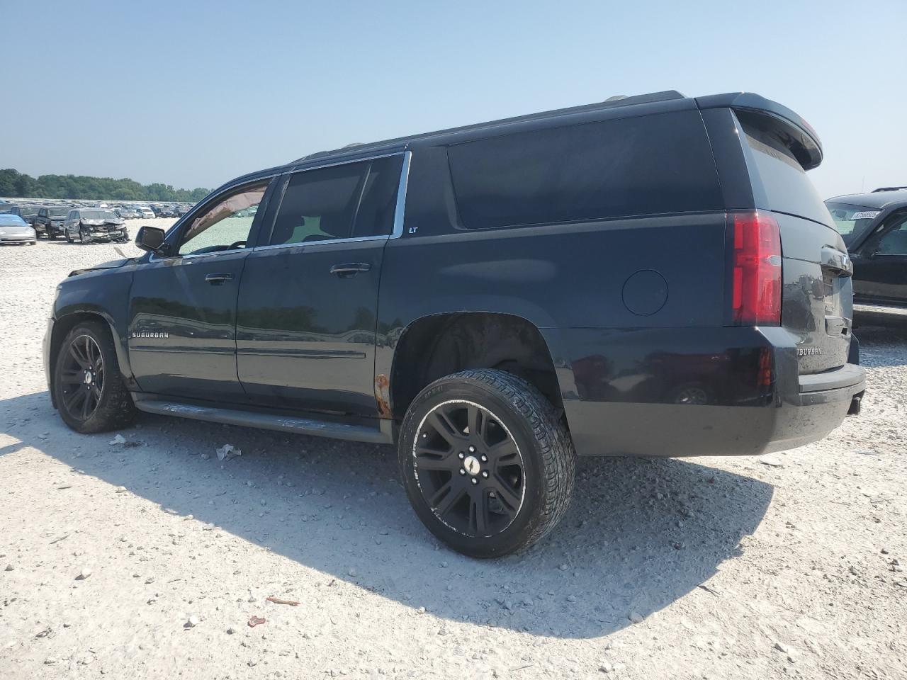 2015 Chevrolet Suburban K1500 Lt - Фото 2