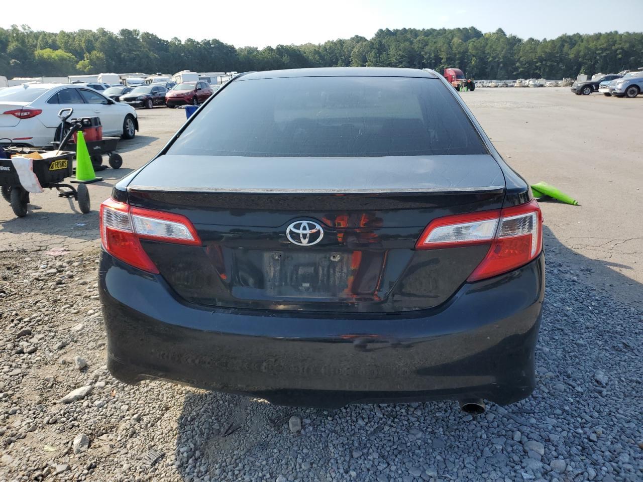 2014 Toyota Camry L - Фото 6