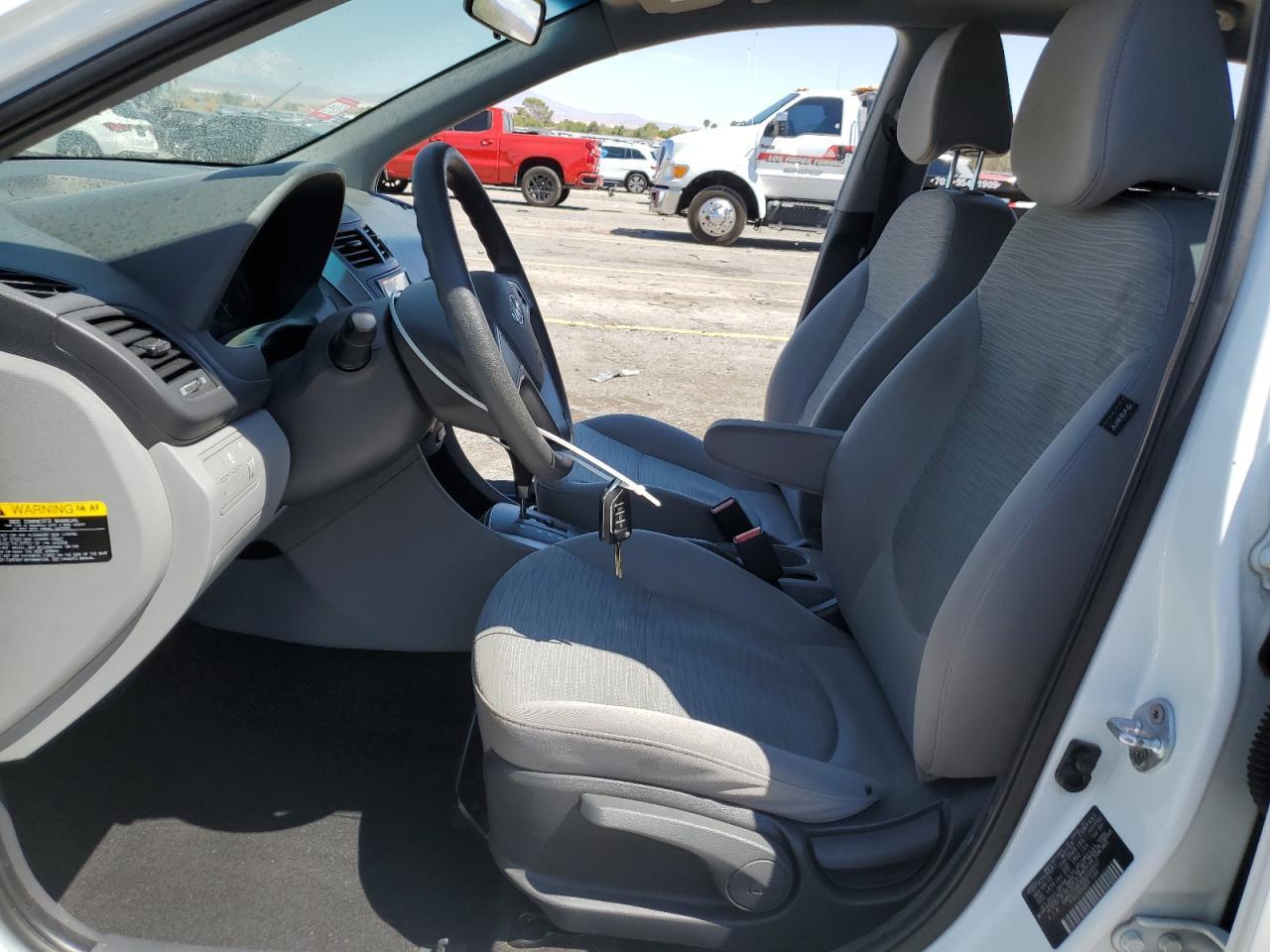 2016 Hyundai Accent Se - Фото 7