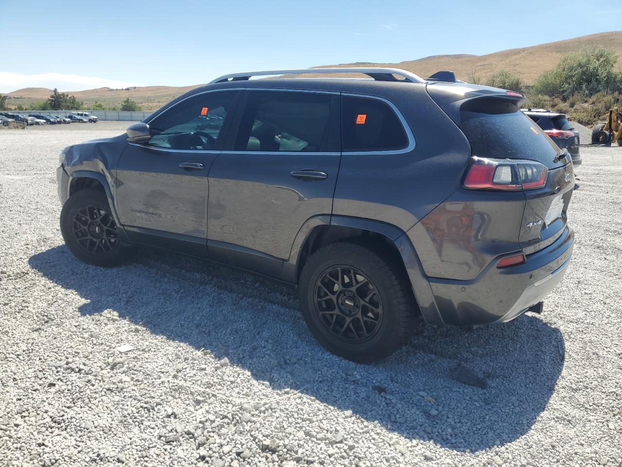 2019 Jeep Cherokee Overland - Image 2