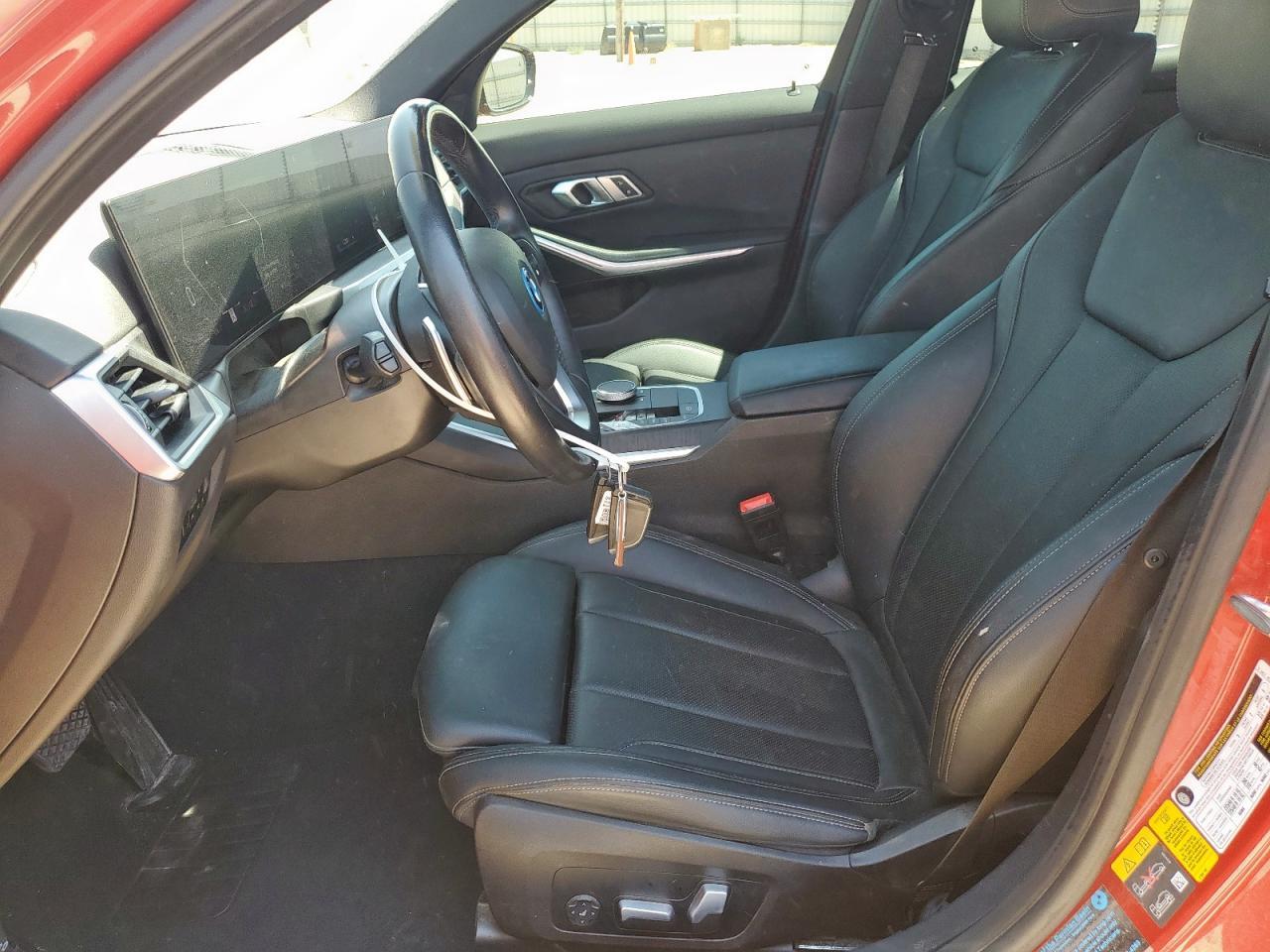 2023 BMW 330E - Фото 7