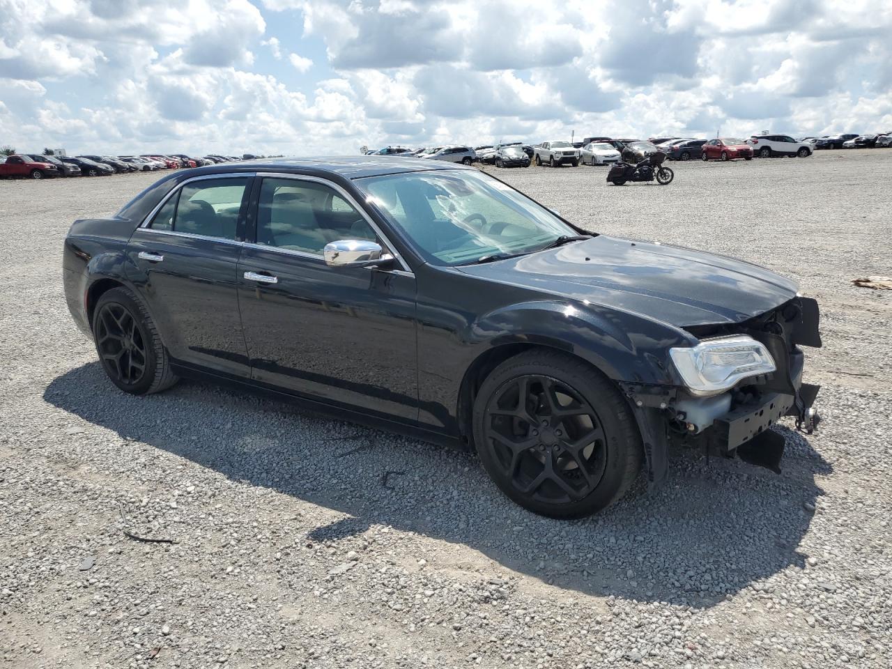 2015 Chrysler 300C - Фото 4