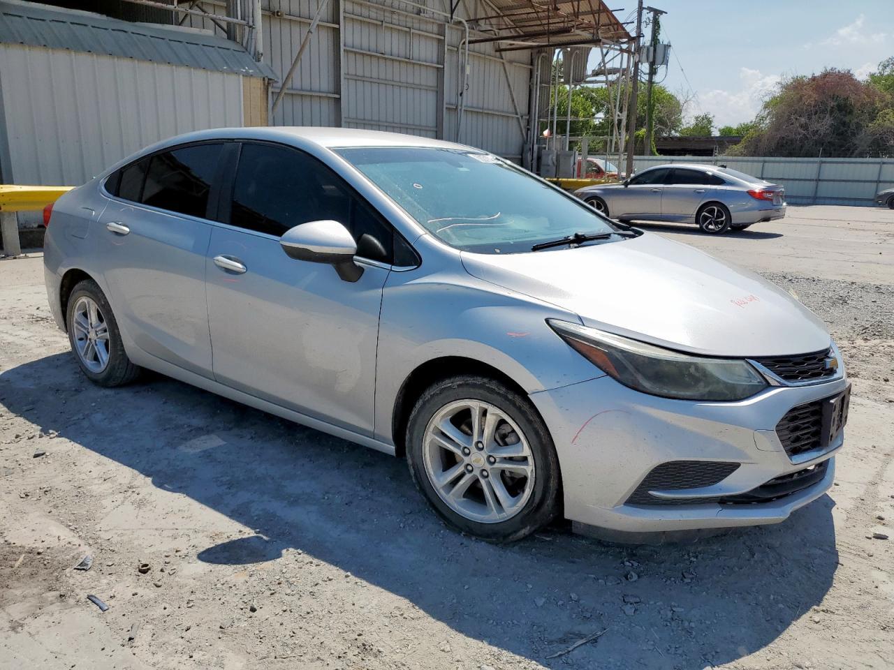 2017 Chevrolet Cruze Lt - Image 4