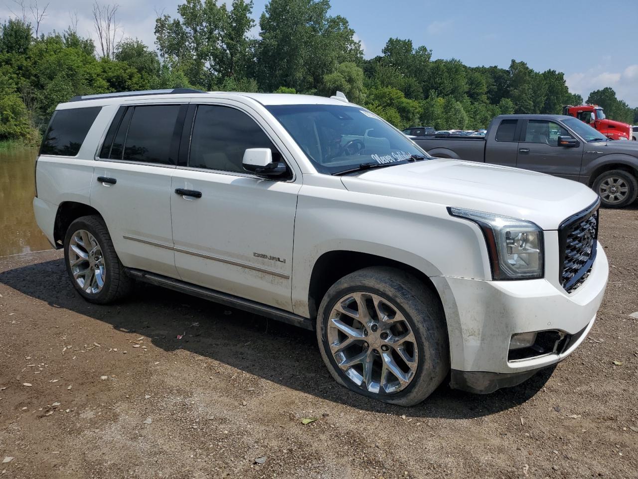 2015 GMC Yukon Denali - Image 4