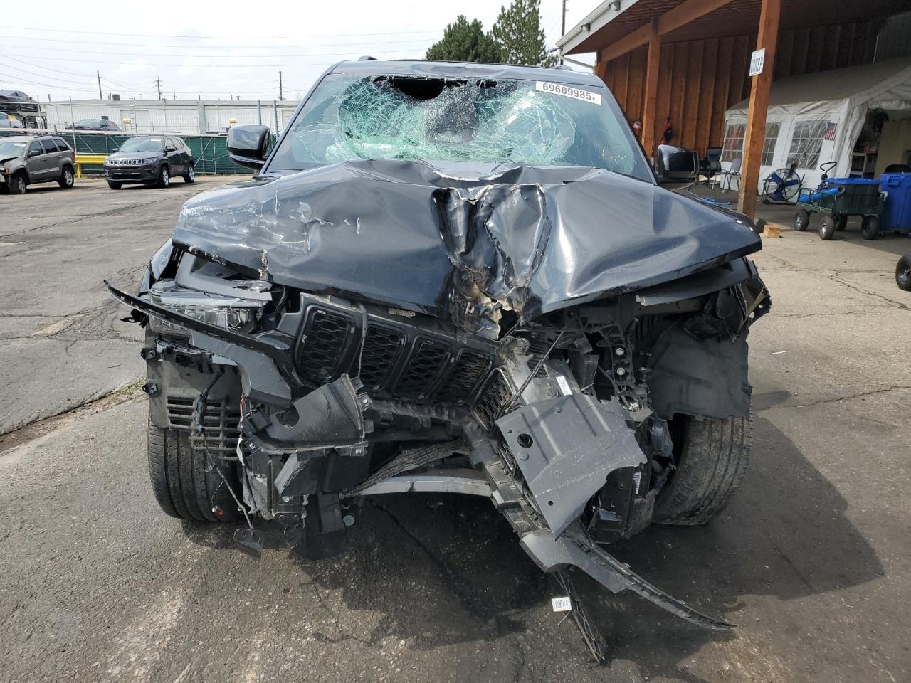 2023 Jeep Grand Cherokee Laredo - Image 5