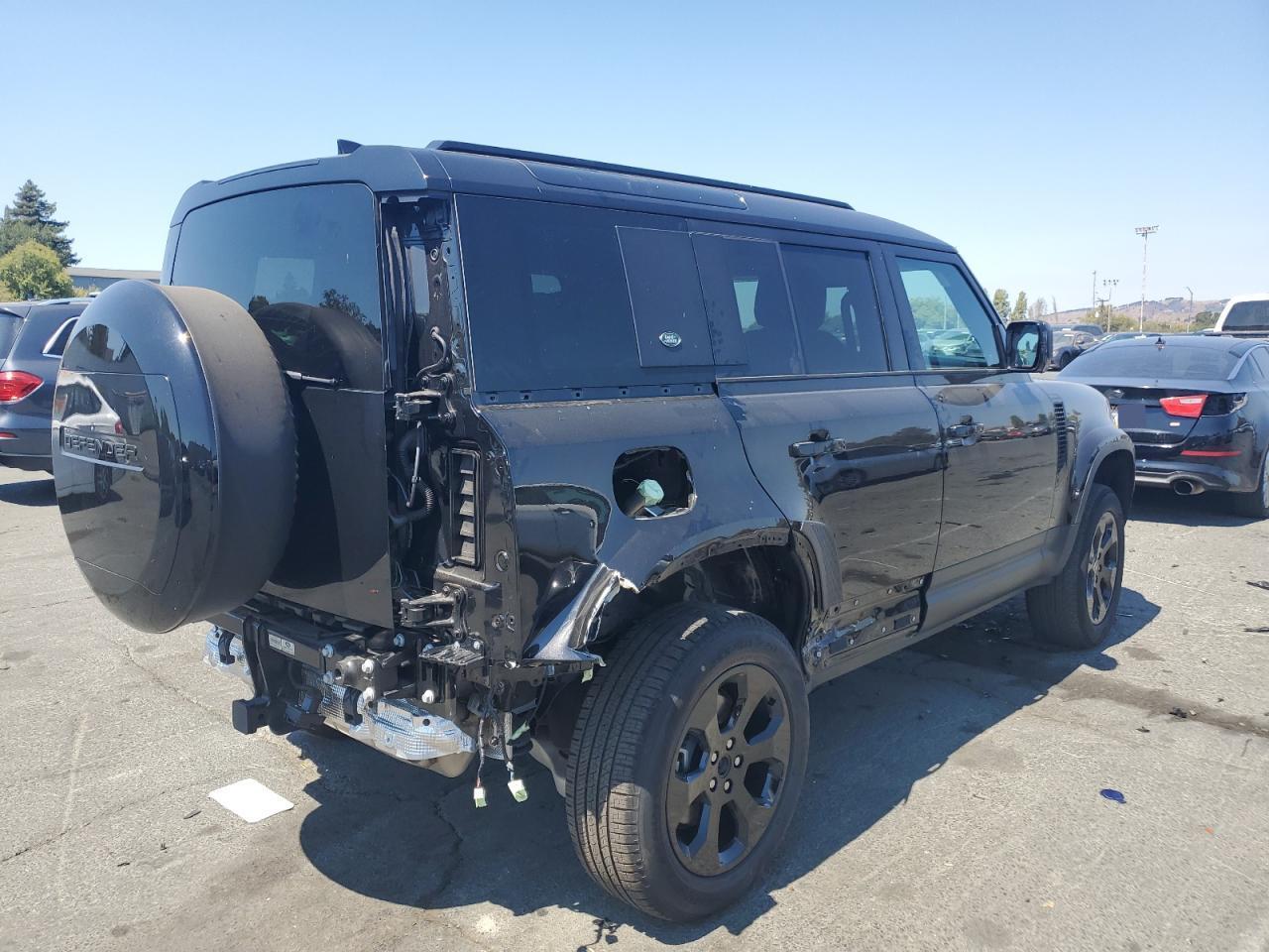 2024 Land Rover Defender 110 S - Фото 3