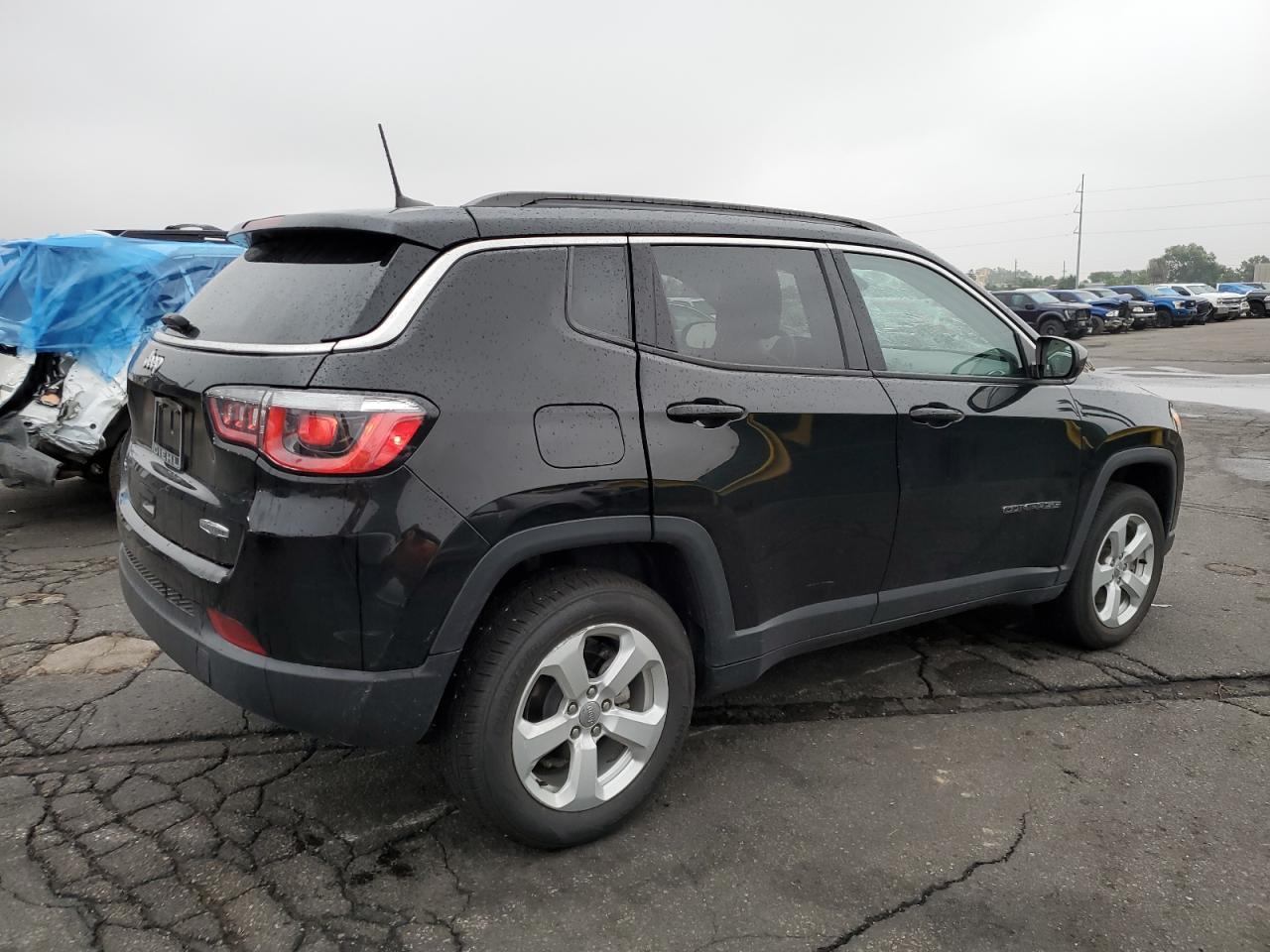 2020 Jeep Compass Latitude - Image 3