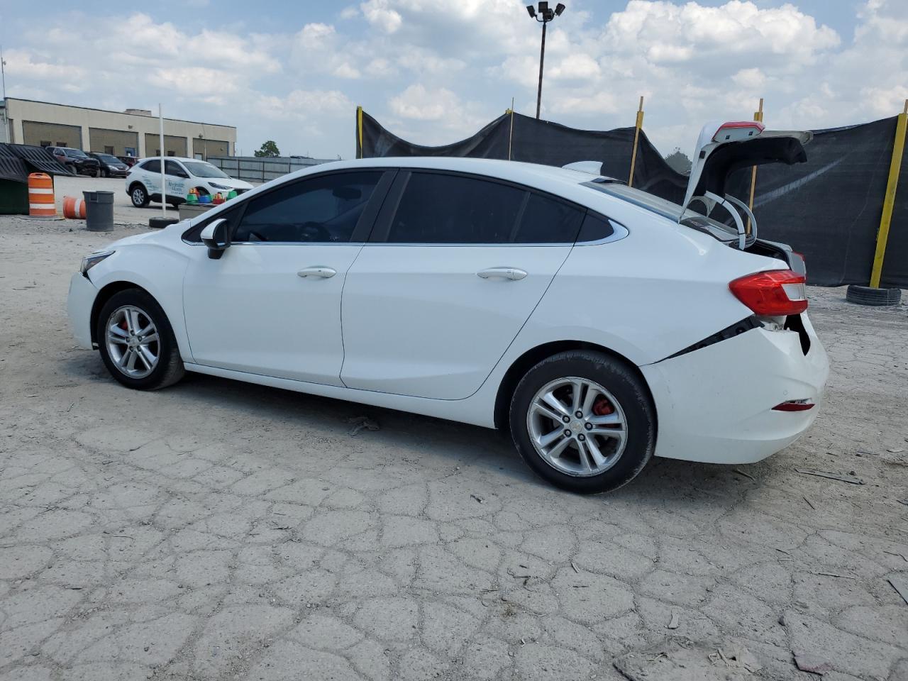 2016 Chevrolet Cruze Lt - Фото 2