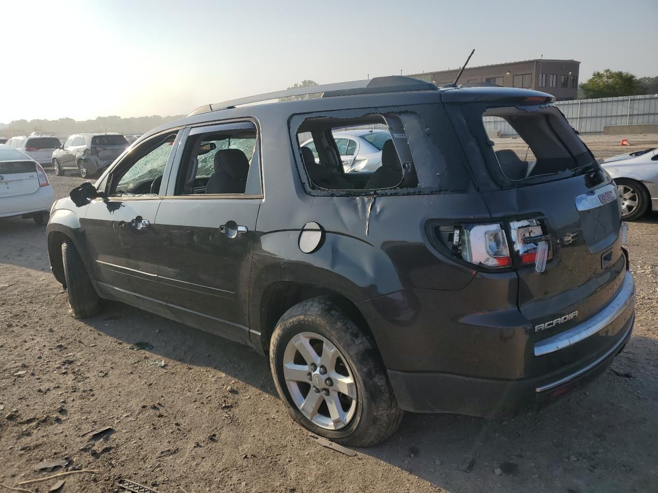 2015 GMC Acadia Sle - Image 2