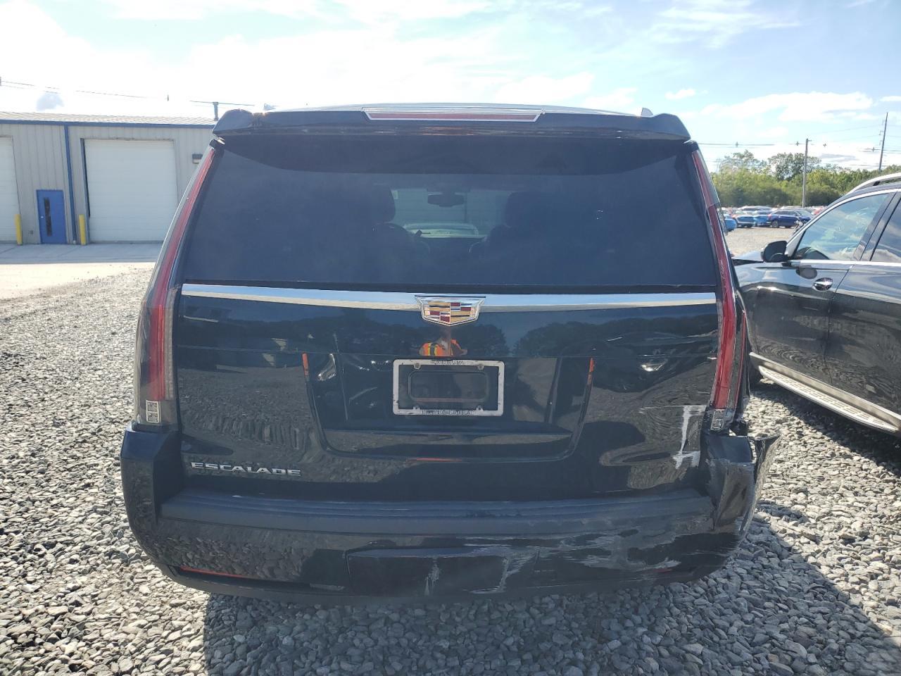 2017 Cadillac Escalade - Image 6