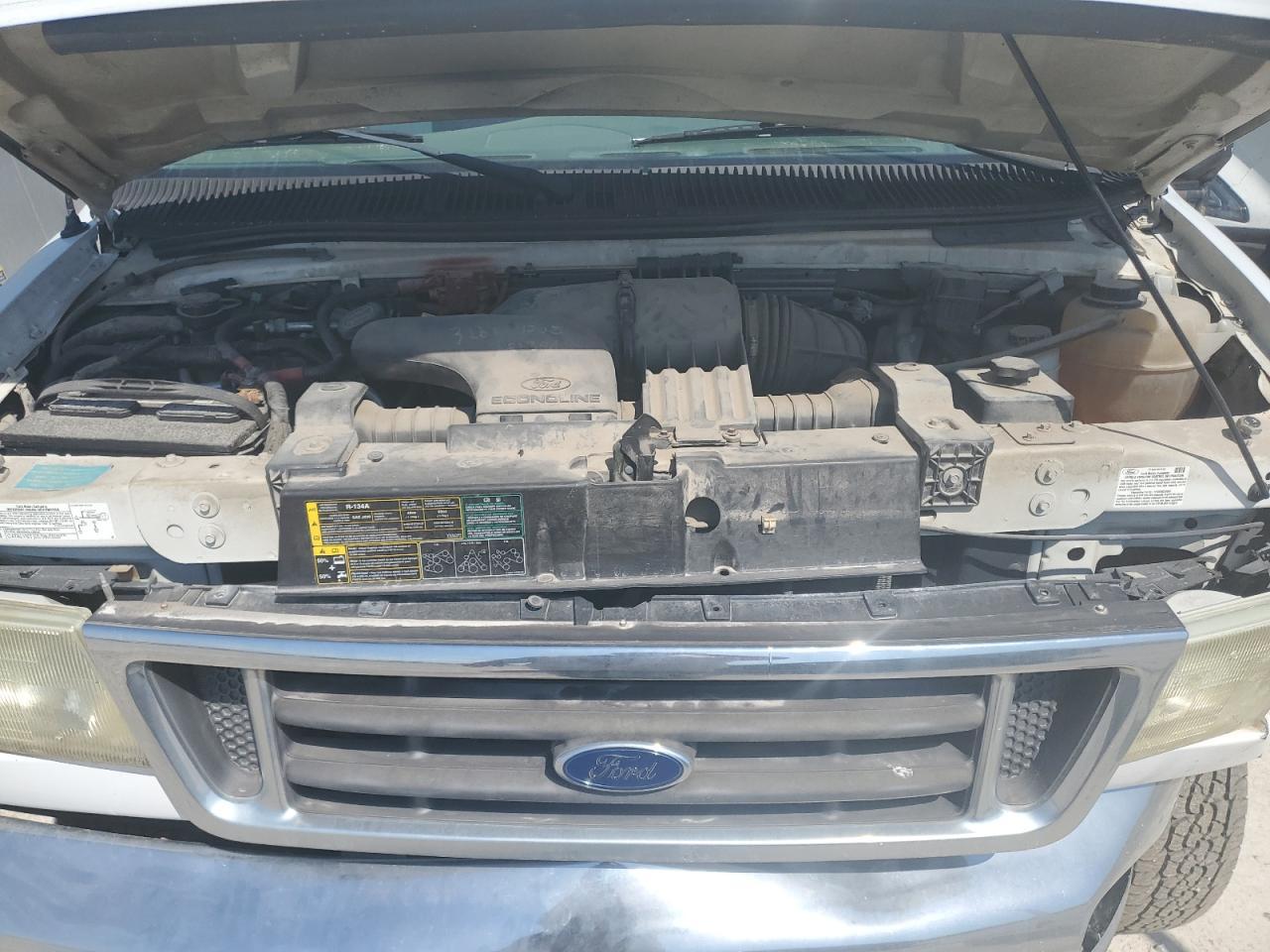 2006 Ford Econoline E350 Super Duty Cutaway Van - Фото 7