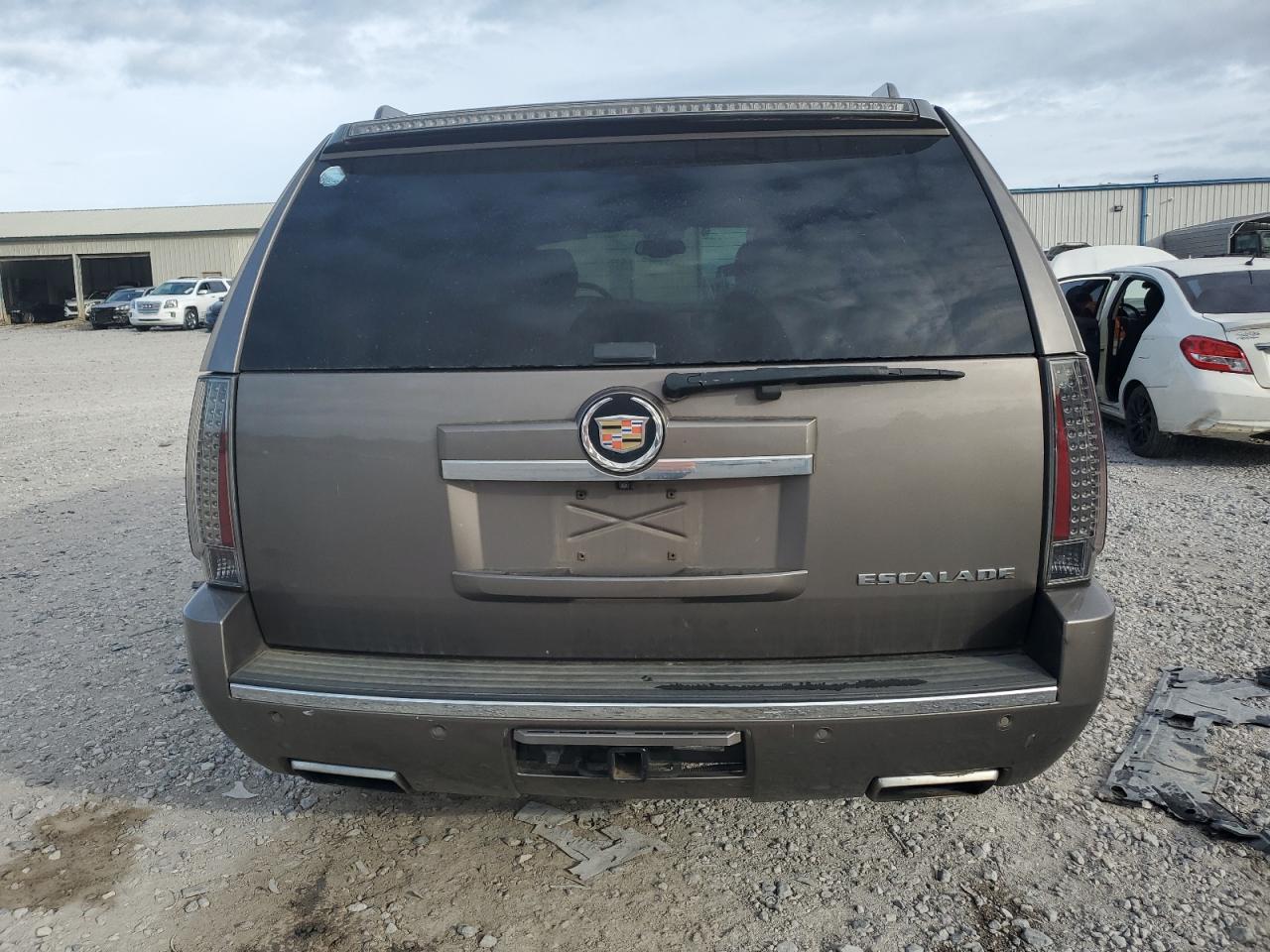 2013 Cadillac Escalade Premium - Image 6