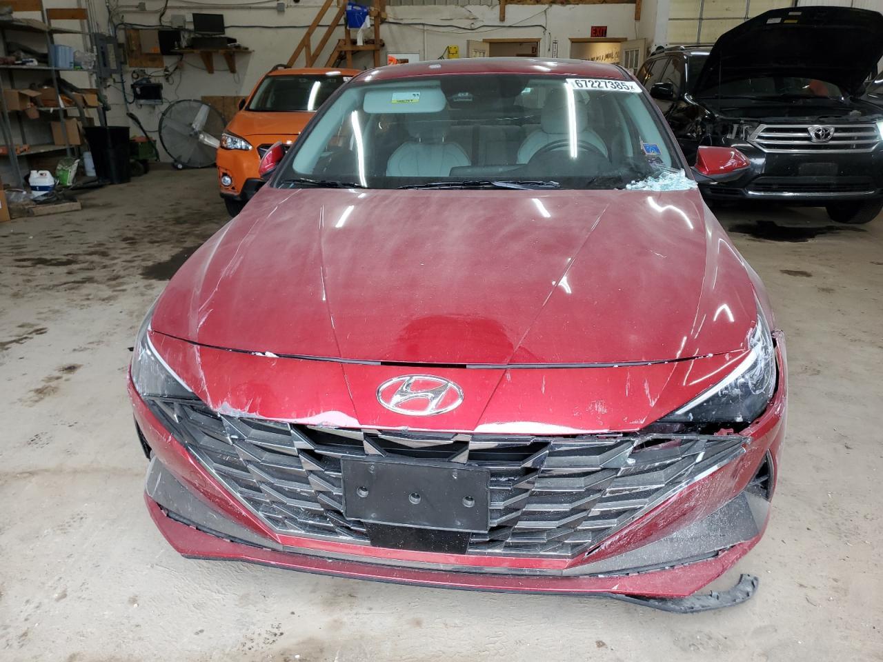 2023 Hyundai Elantra Limited - Image 5